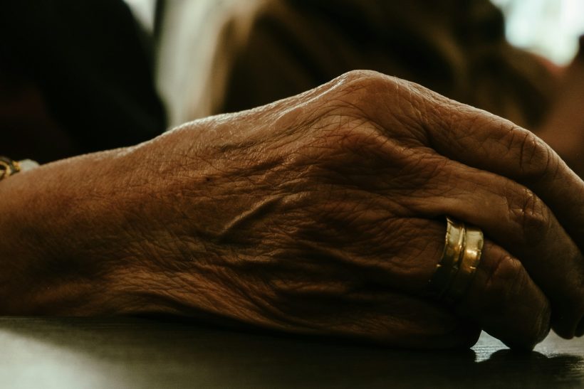 Η μέρα που η γιαγιά μου ξέχασε για πάντα ποια είμαι