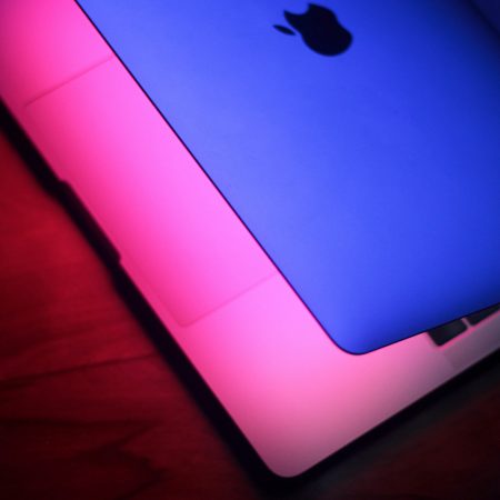 Το ξέρεις ότι μπορείς να βγάλεις χρήματα αν η Siri σε άκουγε χωρίς να δώσεις το οκ;