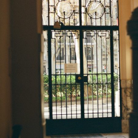 Γιατί να μη νιώθεις ενοχές αν θες να βγάλεις για λίγο ανθρώπους απ' τη ζωή σου