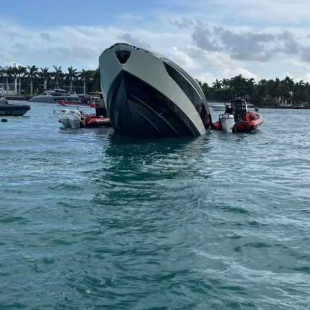 Βυθίστηκε γιοτ με 30 influencers ανοιχτά του Μαϊάμι – Εκείνοι συνέχισαν να βγάζουν φωτογραφίες και βίντεο