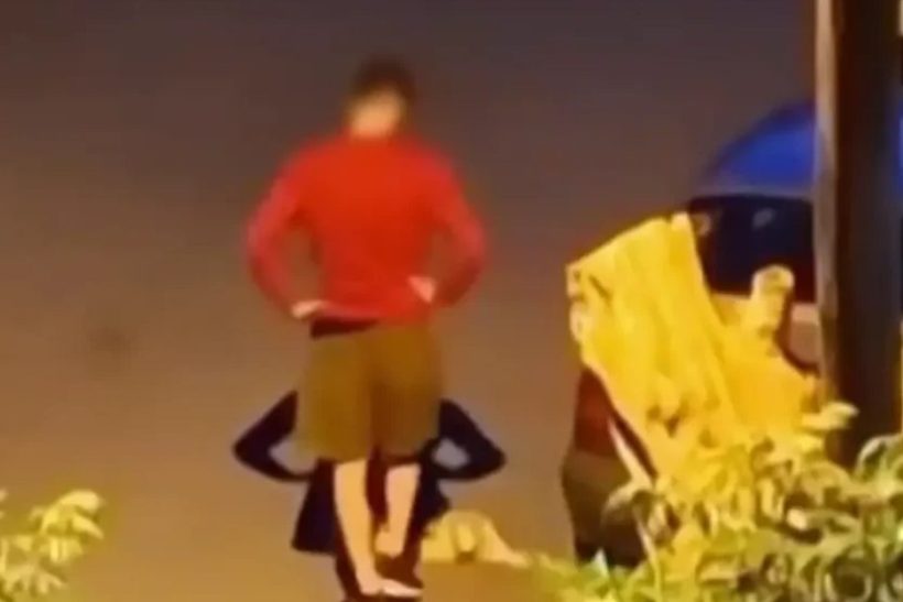 «Τζάμπα μάγκας» Καλαμαριώτης κάφρος κλοτσάει και πατάει γατάκι στη μέση του δρόμου