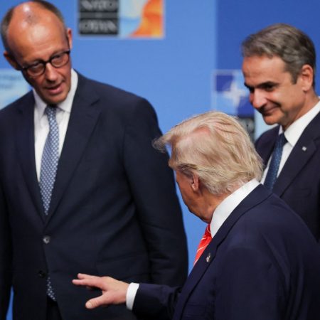 Άβολο βίντεο δείχνει τον Τρaμπ να γράφει τον Μηtσοτάκη σαν το γκομενάκι που γούσταρες στο λύκειο