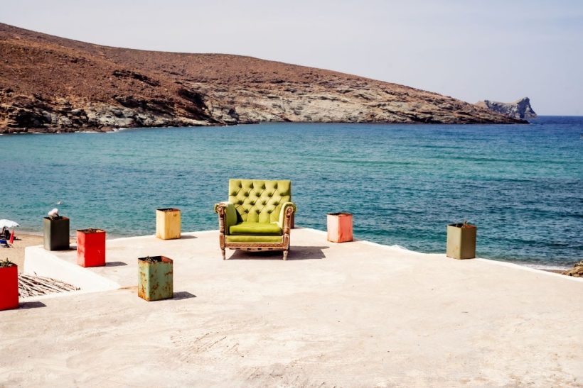 Πώς να επιβιώσεις ψυχικά από το πρότζεκτ «καθημερινότητα» με επικάλυψη «καύσωνα»