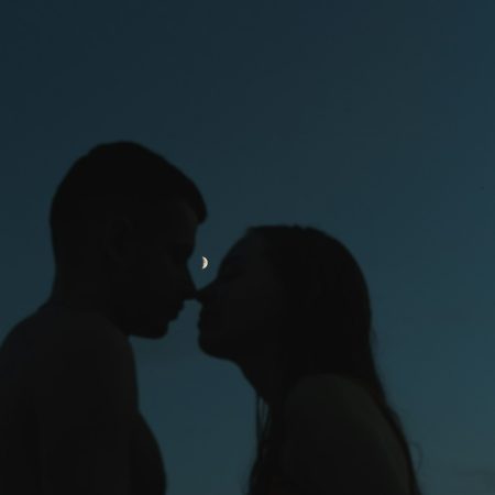 Η μόνη απάντηση στις ερωτήσεις «γιατί όχι τότε», «γιατί τώρα» ή «γιατί με αυτό το άτομο»