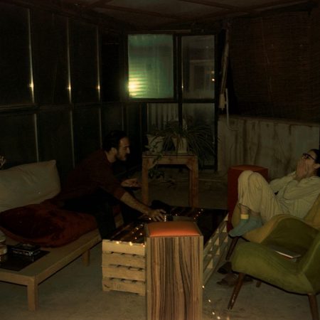 Είστε φίλοι αλλά σε ξέρει και χωρίς παντελόνι
