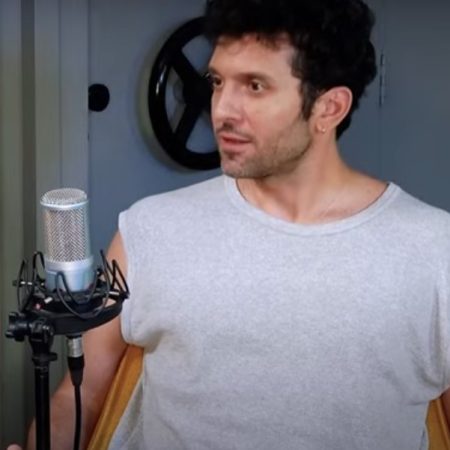 Τι είναι το sober dating που κάνει ο Μοθωναίος;