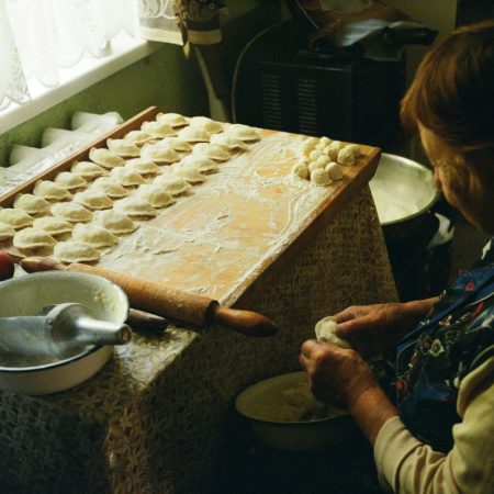 Μαθαίνουμε να φτιάχνουμε 8 αγαπημένα καλοκαιρινά εδέσματα της γιαγιάς