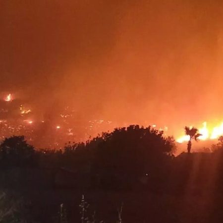 Κύπρος: Η φωτιά πήρε δύο ζωές και δεκάδες σπίτια - «Είμαστε μόνοι μας»