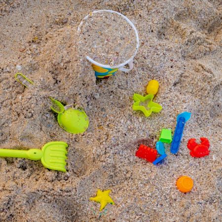 Tips για να γίνουν τα καλοκαιρινά μπάνια με τα παιδιά όσο το δυνατόν πιο εύκολα