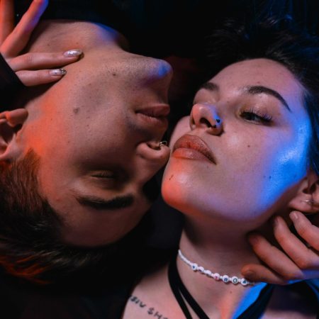 Δε θέλω σχέση αλλά δε θα έλεγα όχι σε λίγη προσοχή