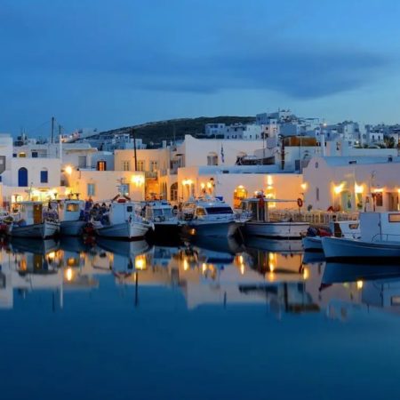 «Το καλοκαίρι που ερωτεύτηκα έναν μπάρμαν την Αντίπαρο»