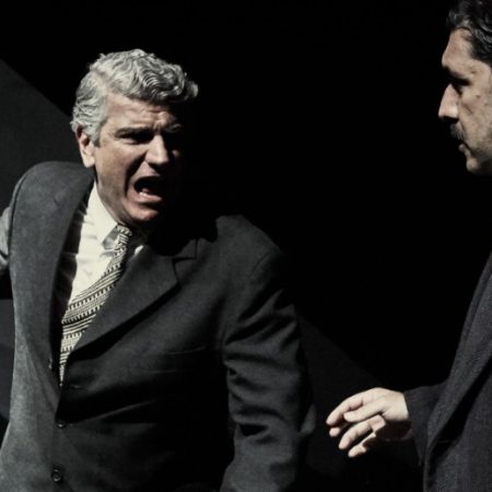 Β. Κυριακίδης: Δικαίως έξαλλος για τις φωνές έξω από παράσταση που έπαιζε στα Χανιά