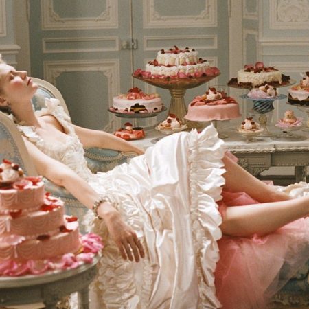 Tο σύνδρομο της Μαρίας Αντουανέτας που βλέπεις παντού γύρω σου και δεν ξέρεις τι είναι