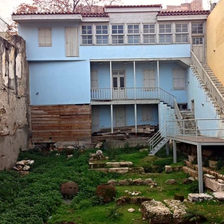 Το θρυλικό σπίτι της «οικογένειας Κοκοβίκου» παίρνει ξανά ζωή και μαζί του κι οι μνήμες μας