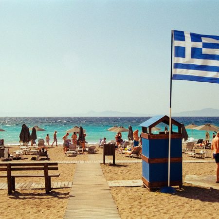 Στην Ελλαδίτσα που η Βούλα έγινε Monicca και ο γαύρος, tempura