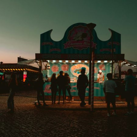 Όσο υπάρχουν σχέσεις που μας δένουν, η ζωή θα συνεχίζεται