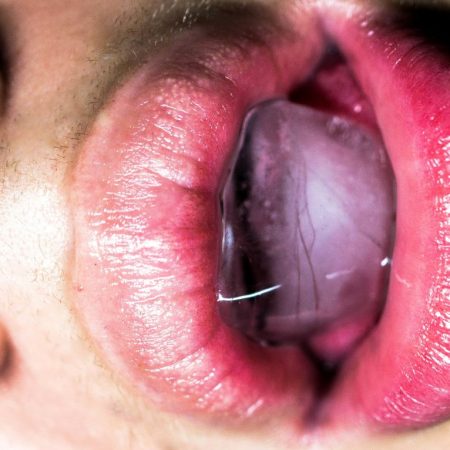 Οδηγός για να κάνεις deep thr0at σαν επαγγελματίας