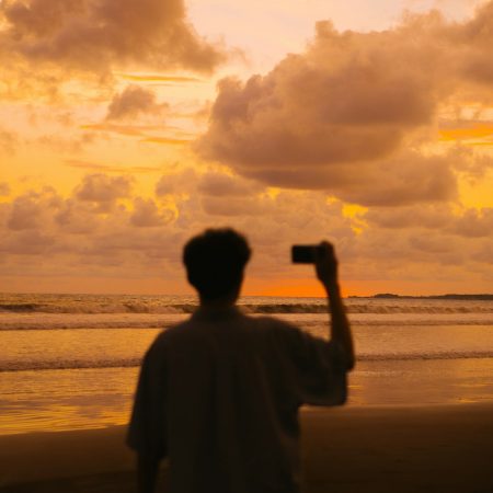 Κι αν αυτό το καλοκαίρι ερωτεύτηκες, γέλασες, χόρεψες, μην το ξεχάσεις τώρα που τελειώνει