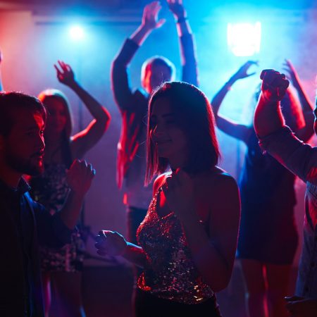 Τα πρώτα clubs για 30άρηδες: Για σένα που θες ποτάρες στις 6 και ύπνο στις 10!