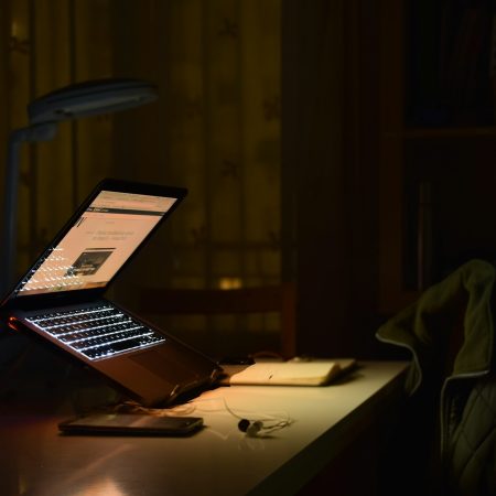 Ιταλία: Χιλιάδες γυναίκες βιaστηκαν διαδικτυακά σε ομάδα στο fb με 32.000 μέλη