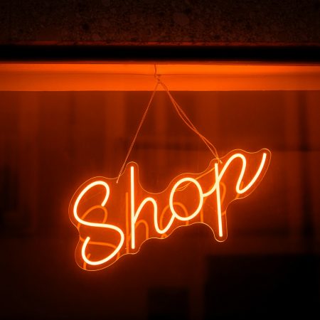 Γιατί το καλάθι σου στο Shein γεμίζει όταν πεινάς, όταν νυστάζεις κι όταν χωρίζεις