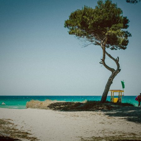 Αύγουστος είναι: Μεσημέρια στο χωριό, σουβλάκι σε ψωμάκι κι αιώνιες υποσχέσεις έρωτα