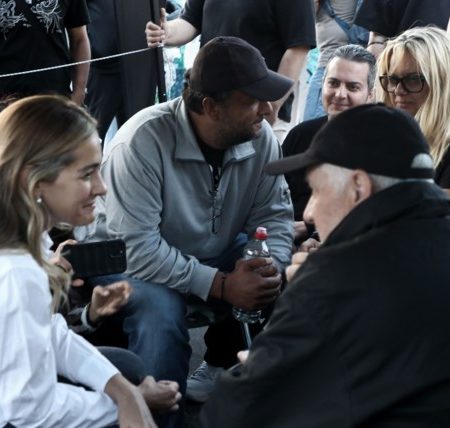 Δεληβοριάς και Μποφίλιου στάθηκαν στο πλευρό του Πάνου Ρούτσι στο Σύνταγμα