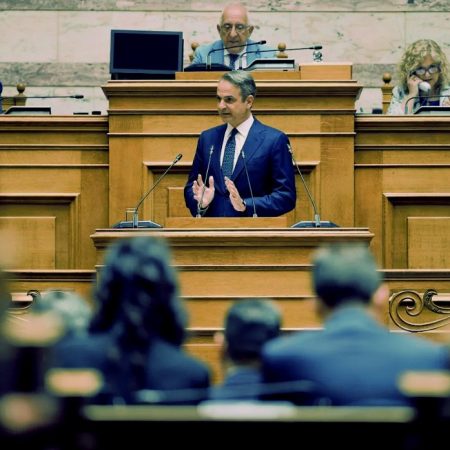 Στην Ελλάδα που, ή φταις για όλα εσύ, ή δε φταις ποτέ για τίποτα