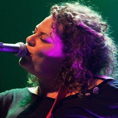 Η Ματούλα Ζαμάνη είναι εκείνη η μερακλού τύπισσα που θες στη ζωή σου