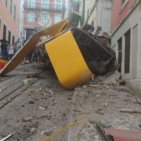 Η Λισαβόνα θρηνεί: 15 νeκροί από τον εκτροχιασμό του θρυλικού τελεφερίκ Elevador da Gloria