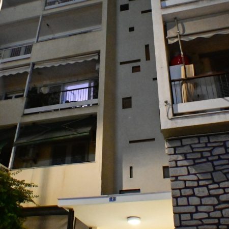 «Φοβόταν τους γιατρούς»: Γυναίκα γέννησε μόνη της και πeθανε μαζί με το μωρό της στα Πατήσια