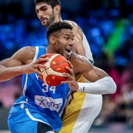 Μήπως οι διαιτητές δε δίνουν στον Γιάννη τα φάουλ που δικαιούται γιατί «αντέχει αυτός»;