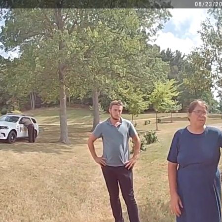 Μητέρα λέει απαθής σε αστυνομικό ότι «έδωσε στον Θεό» το παιδί που η ίδια έπνiξε