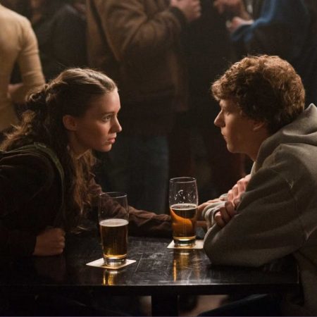 2 (μόνο) σφηνάκια κάνουν 60% πιο πιθανό το να πάει καλά το πρώτο ραντεβού