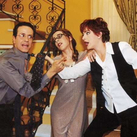 Bγείτε στους δρόμους αδέρφια γιατί ο ΑΝΤ1 κόβει το Κωνσταντίνου κι Ελένης!