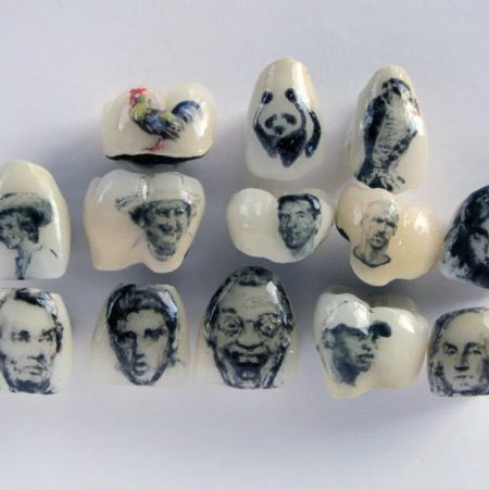 To τατουάζ στα δόντια είναι η νέα viral τάση που έρχεται από την Κίνα