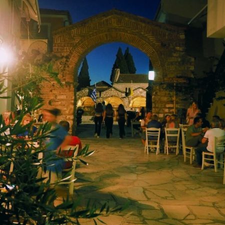 Φοιτητής από Αθήνα στην επαρχία σημαίνει να γίνεται μια πόλη η οικογένειά σου