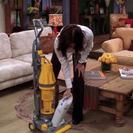 Είσαι Μόνικα Γκέλερ στην ψυχή; Έρευνα απέδειξε ότι το καθάρισμα κάνει κακό στην υγεία!