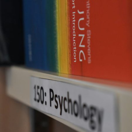 5 βιβλία ψυχολογίας για σένα που βαρέθηκες τα τσιτάτα και τις συμβουλές