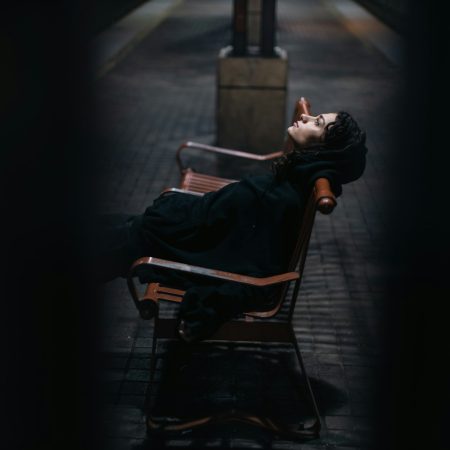 Δε χωρίζεις μόνο από έναν άνθρωπο αλλά κι από μια εκδοχή σου που δε θα υπάρξει ξανά