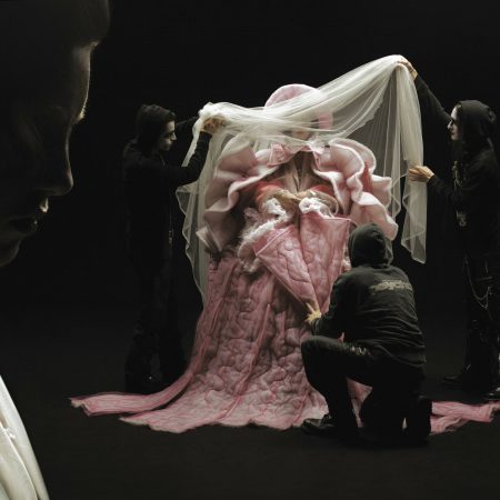 6 παραστάσεις που ξεχωρίσαμε για την αθηναϊκή θεατρική σεζόν 2025 - 2026