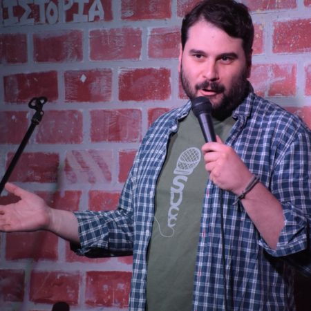 «Comedy Strikes Back»: Ο Ρούπος ετοιμάζει παράσταση-απάντηση κι αυτό θα έχει τσαγάκι