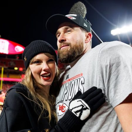 Σε άλλα νέα η Taylor Swift έγραψε τραγούδι για τα «μεγάλα προσόντα» του Travis Kelce