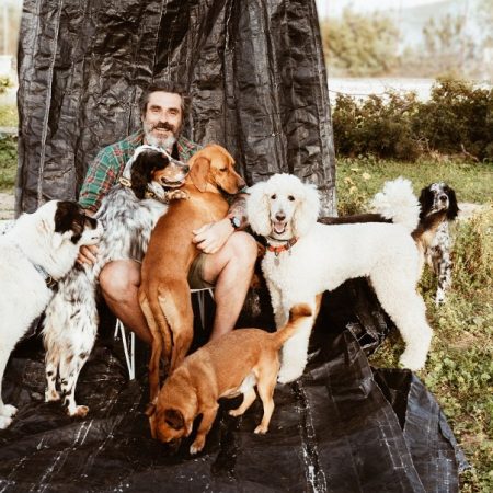 Το πιο χαρούμενο σπίτι στην Αθήνα είναι (δικαίως) το Athens Happy House