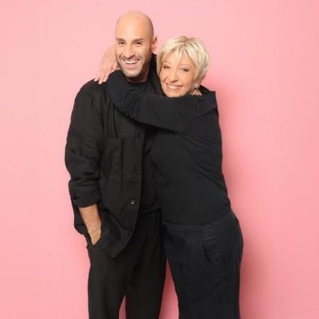 Η Κανελλίδου τραγουδά ξανά το αξεπέραστο «Ροζ» με τον γιο της και είναι ό,τι πιο γλυκό