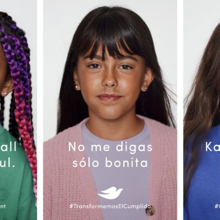 Όχι άλλα “είσαι όμορφη”: Η Dove δείχνει πώς να μιλάμε στα νέα κορίτσια