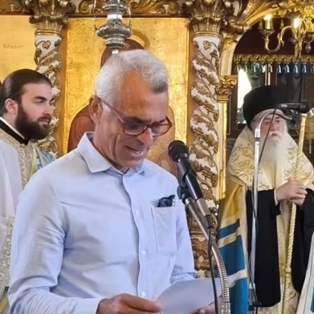 Το πρόβλημα σίγουρα δεν είναι το πουκάμισο έξω από το παντελόνι του δασκάλου