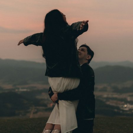 Να εμπιστεύεσαι τους τρελούς που πέφτουν με τα μούτρα στον έρωτα