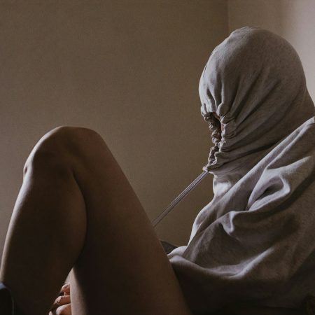 Νέα έρευνα βρήκε γιατί οι γυναίκες παθαίνουν πιο συχνά κατάθλιψη από τους άντρες