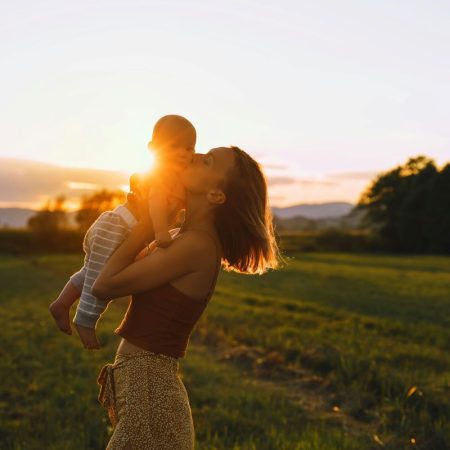 Κακά τα ψέματα, δεν μπορείς να έχεις φίλους που δε ρωτάνε για τα παιδιά σου